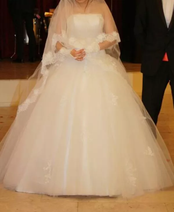 Продам шикарное Свадебное платье
